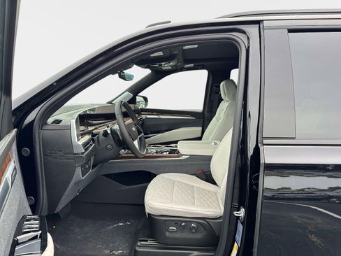 New 2025 Cadillac Escalade Sport Platinum image 16