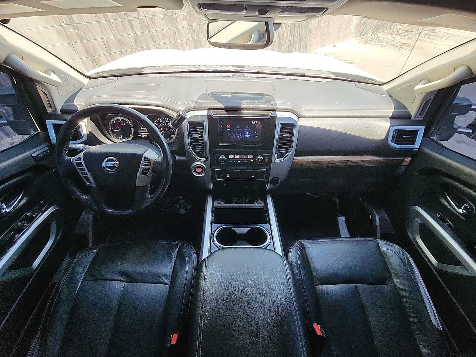 Used 2017 Nissan Titan SL RWD image 14