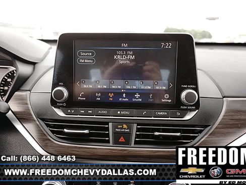 Used 2024 Nissan Altima 2.5 SV FWD image 16