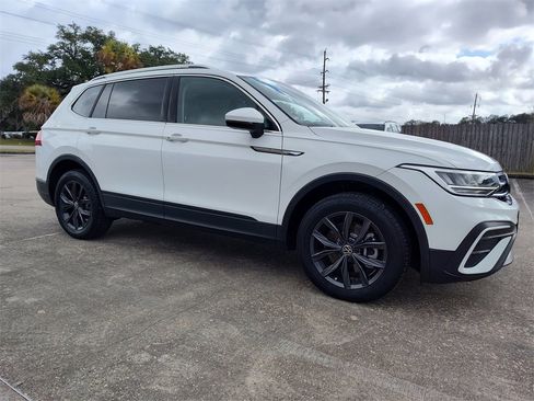 Used 2022 Volkswagen Tiguan SE image 15