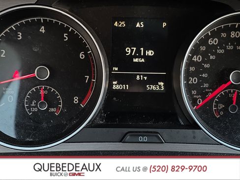 Used 2015 Volkswagen Golf SE image 16