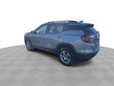 Used 2024 GMC Terrain SLE w/ Driver Convenience Package image 6
