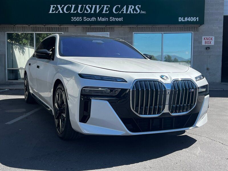 Used 2024 BMW i7 M70 AWD/4WD image 1