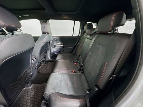 Used 2023 Mercedes-Benz GLB 250 4MATIC image 21