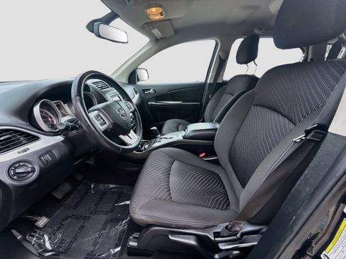 Used 2019 Dodge Journey SE w/ Connectivity Group FWD image 15