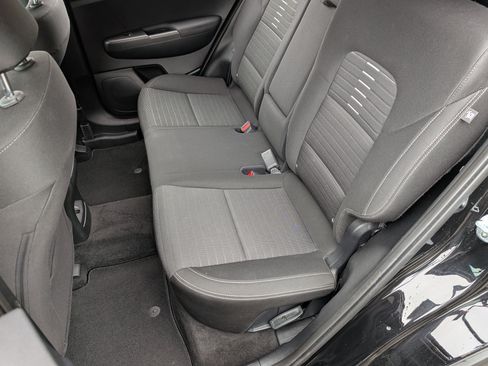 Used 2022 Kia Sportage LX w/ LX FWD Value Edition Package image 17