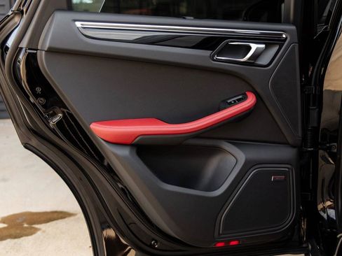 New 2025 Porsche Macan image 80