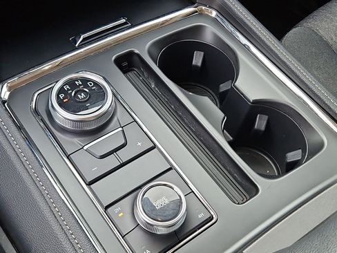 Used 2024 Ford Expedition Max XLT image 26