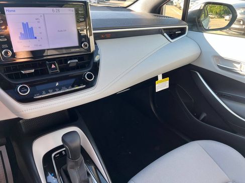 Used 2021 Toyota Corolla SE w/ SE Premium Package FWD image 14