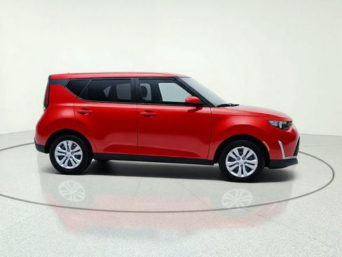 Certified 2025 Kia Soul LX FWD image 7