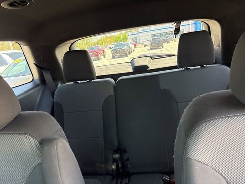 Used 2023 Chevrolet Traverse LT FWD image 21