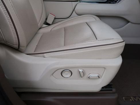 Certified 2021 GMC Yukon Denali w/ Denali Ultimate Package image 38