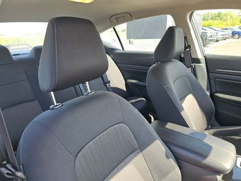 Used 2024 Nissan Altima 2.5 SV image 31