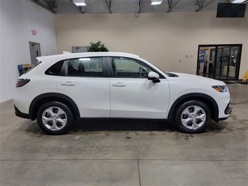 Certified 2025 Honda HR-V LX image 5