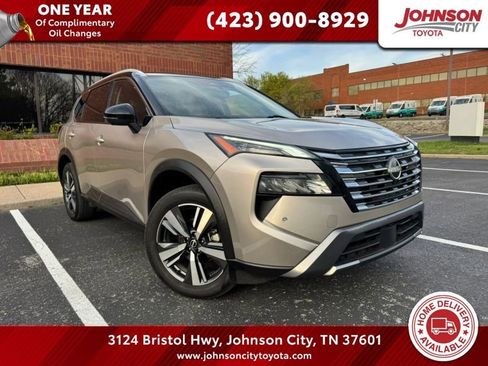 Used 2024 Nissan Rogue SL image 1