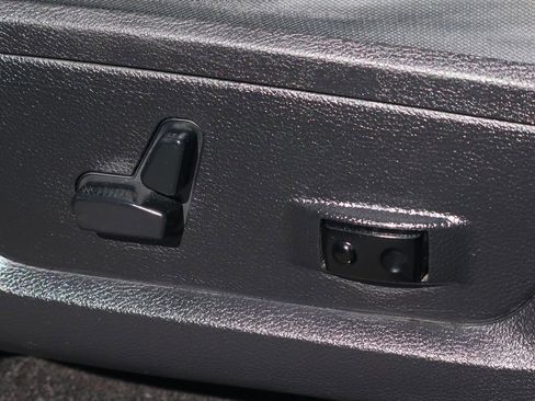 Used 2016 RAM 1500 Big Horn RWD image 19