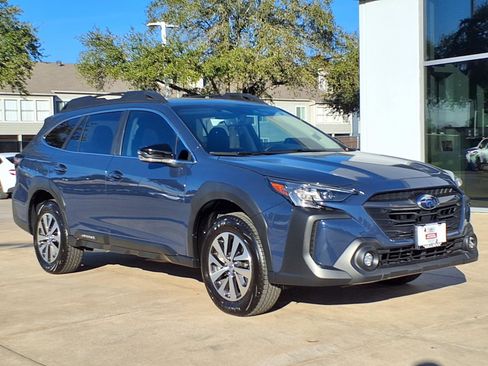 Certified 2025 Subaru Outback Premium image 2