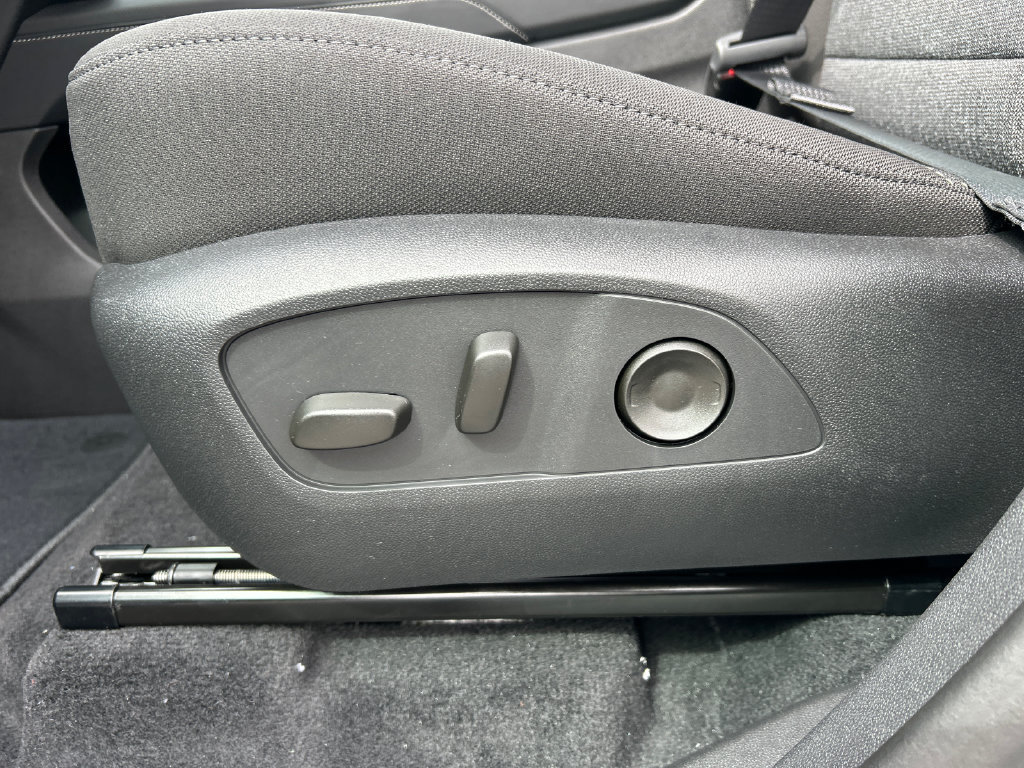New 2026 GMC Acadia Elevation FWD image 19