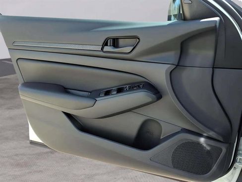 Used 2025 Nissan Altima 2.5 S image 20