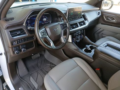 Used 2024 Chevrolet Suburban Z71 w/ Luxury Package AWD/4WD image 10