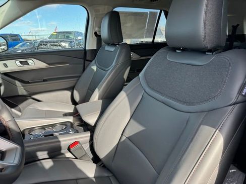 New 2026 Ford Explorer Active w/ Active Comfort Package image 12