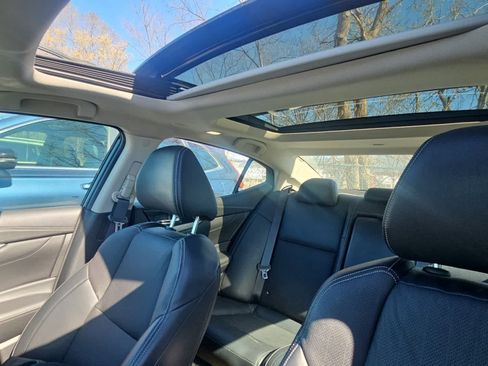 Used 2017 Nissan Maxima 3.5 SL FWD image 5