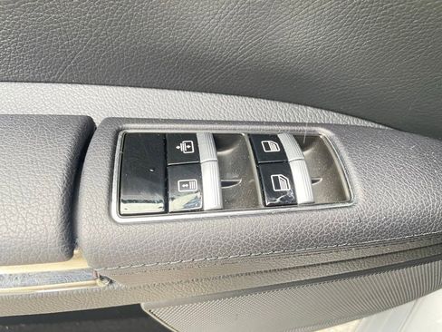 Used 2013 Mercedes-Benz S 550 4MATIC image 21