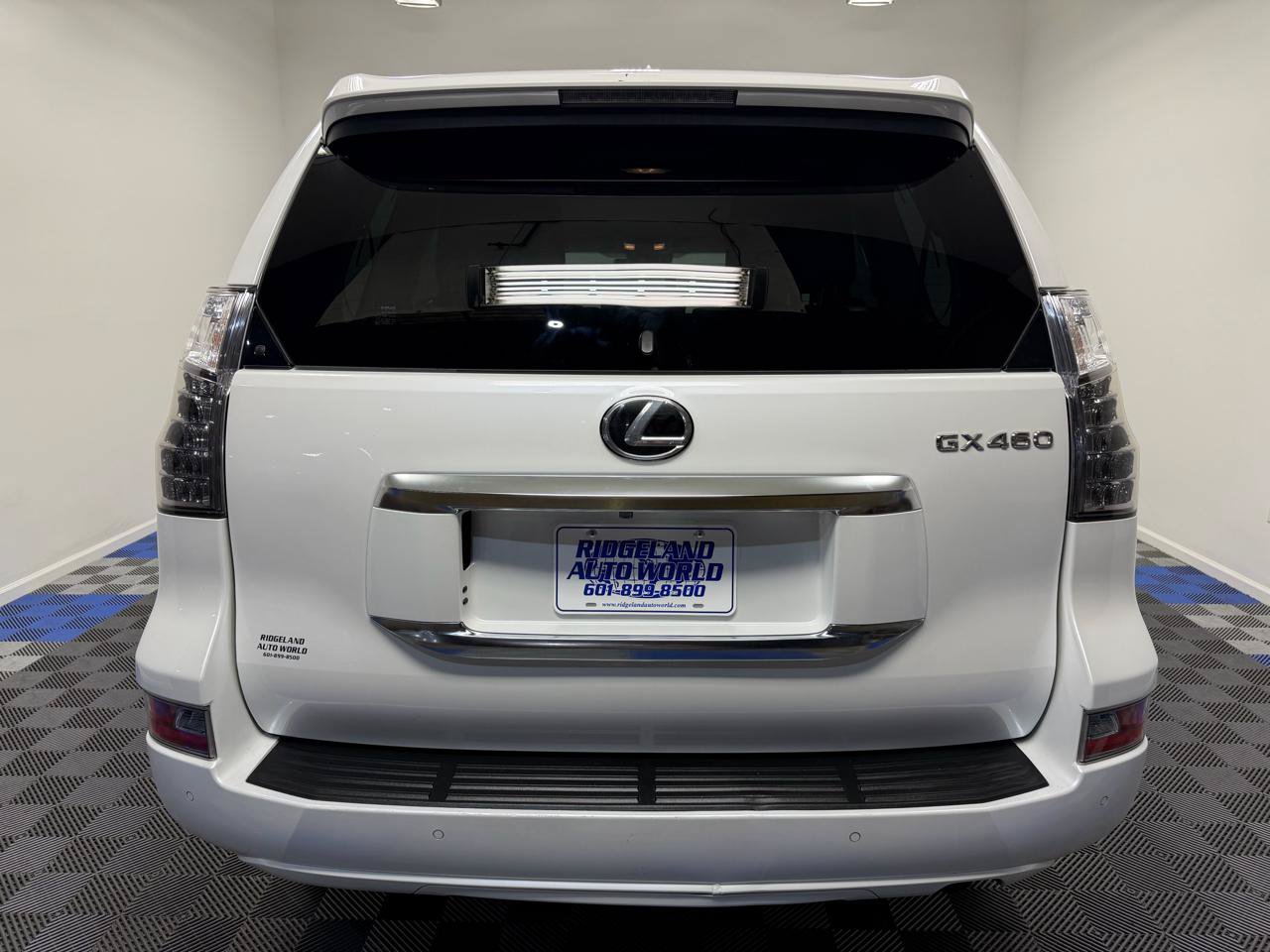 Used 2020 Lexus GX 460 Premium w/ Premium Package AWD/4WD image 12