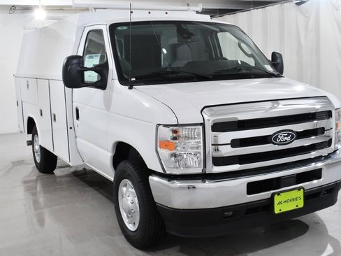 New 2026 Ford E-350 and Econoline 350 Super Duty w/ Power Equipment Group image 9