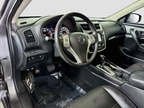 Used 2017 Nissan Altima 3.5 SL FWD image 23