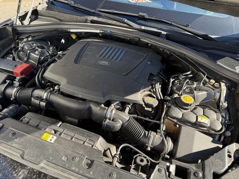 Used 2019 Land Rover Range Rover Velar R-Dynamic SE image 13