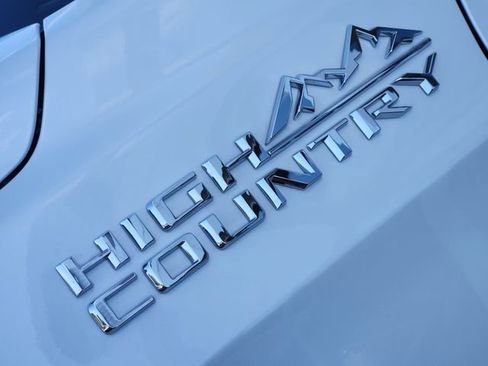 Used 2024 Chevrolet Tahoe High Country w/ Advanced Technology Package image 9