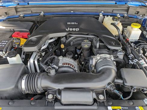 Used 2021 Jeep Gladiator Overland image 11