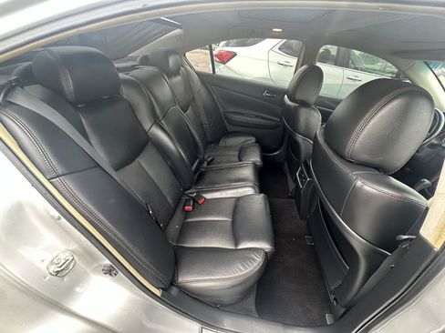 Used 2011 Nissan Maxima 3.5 SV w/ Premium Pkg FWD image 23