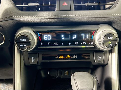 Used 2025 Toyota RAV4 XLE w/ Convenience Package FWD image 27
