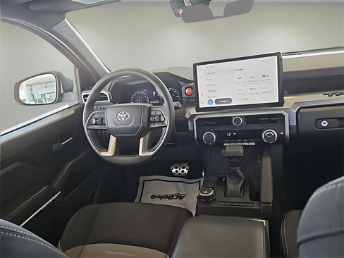 Used 2025 Toyota Tacoma 4x4 Double Cab Hybrid image 25