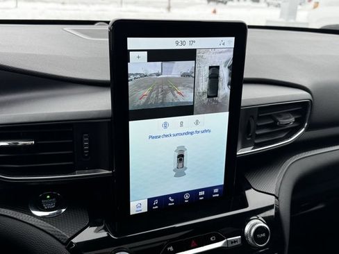 Used 2021 Ford Explorer ST w/ ST Street Pack image 4