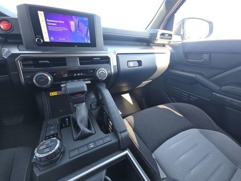 Used 2025 Toyota 4Runner Platinum image 25