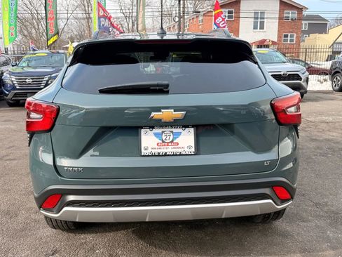 Used 2025 Chevrolet Trax LT image 6