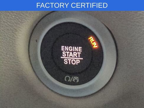 Certified 2024 Chrysler Pacifica Touring-L image 20