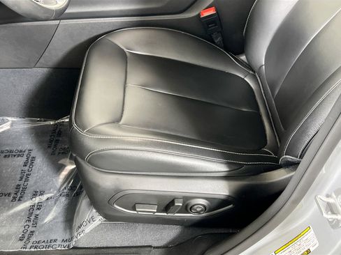 Used 2023 Jeep Grand Cherokee Limited image 19