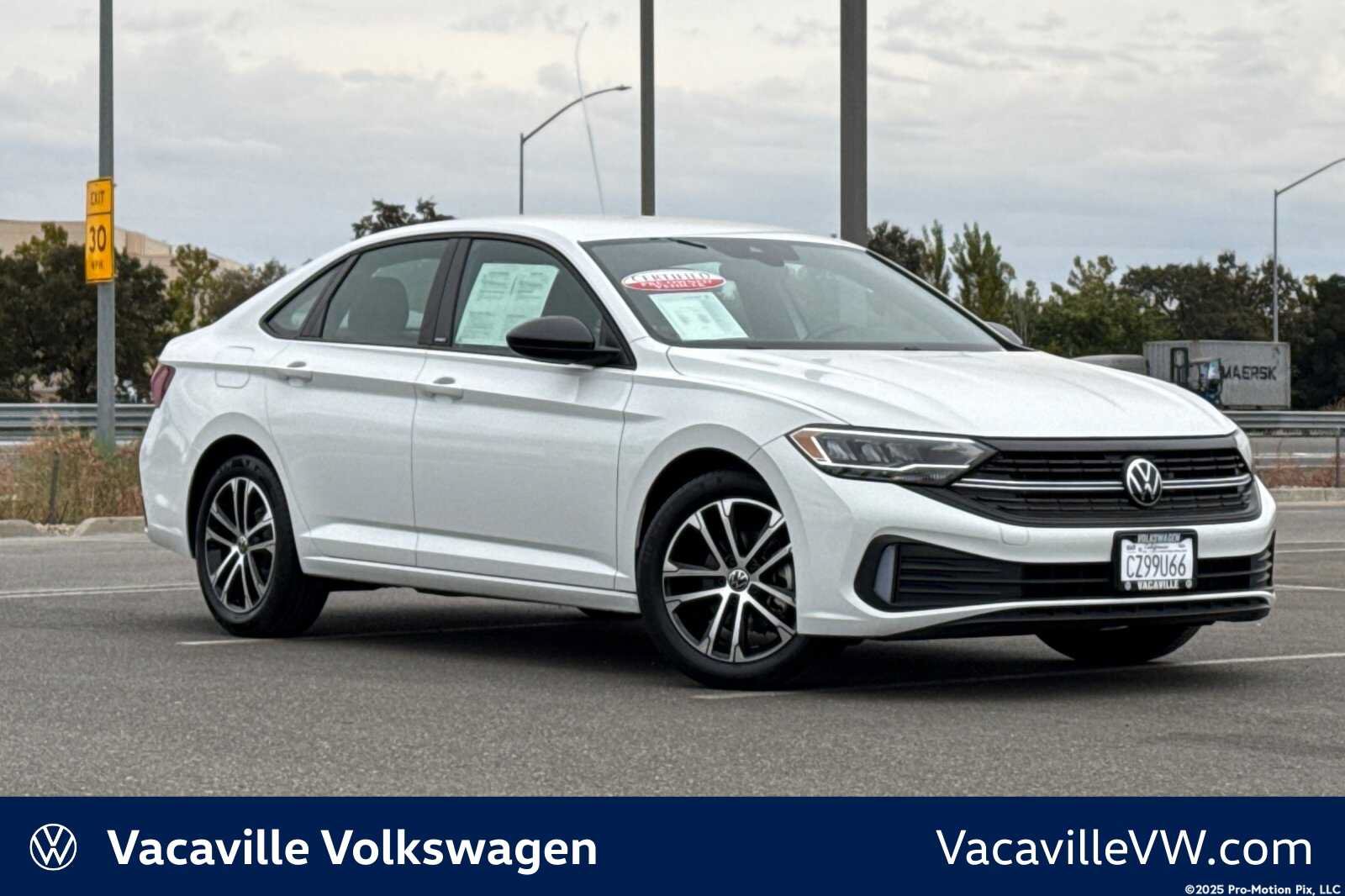 Certified 2023 Volkswagen Jetta Sport FWD image 1