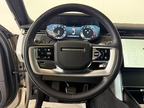 New 2025 Land Rover Range Rover Long Wheelbase SE image 40