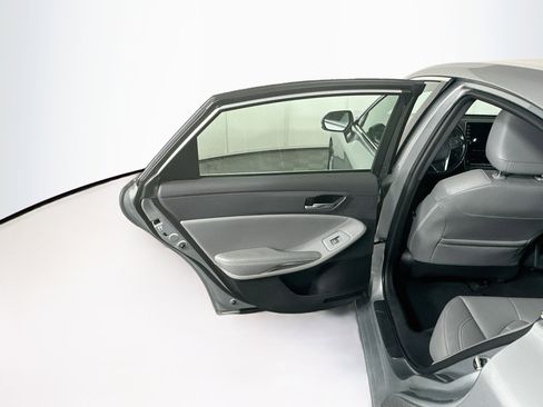 Used 2020 Toyota Avalon XLE FWD image 25