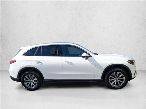 Used 2026 Mercedes-Benz GLC 300 4MATIC image 4