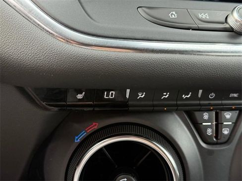 Used 2023 Chevrolet Blazer LT w/ Convenience Package image 21