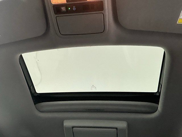 Used 2018 Honda Odyssey Touring image 31