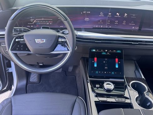 New 2026 Cadillac Escalade ESV Luxury w/ LPO, Radiant Package image 21