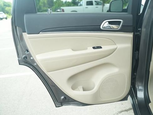 Used 2020 Jeep Grand Cherokee Limited RWD image 17