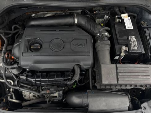Used 2011 Volkswagen GTI 2-Door FWD image 9